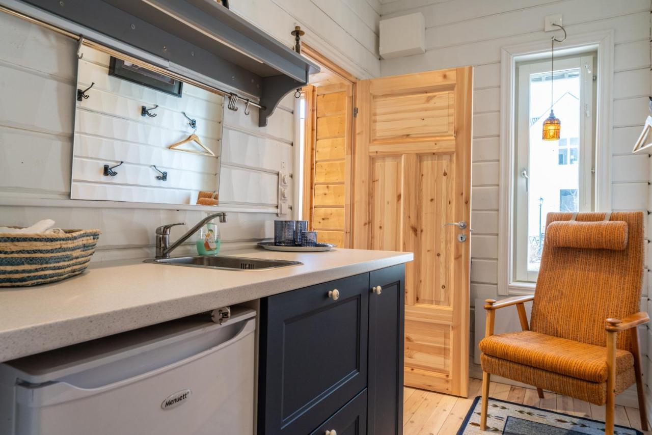 Torpet - Bed And Breakfast Med Charm Norrfjarden Esterno foto