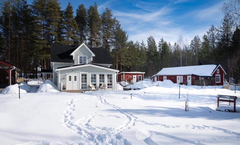 Torpet - Bed And Breakfast Med Charm Norrfjarden Esterno foto